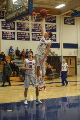 Boys Basketball Looks to Battle Back from 5-6 Record